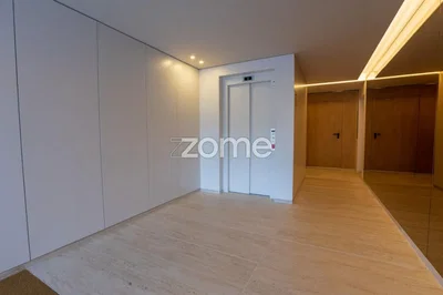 Autre; carrelage, rénové, lumière naturelle