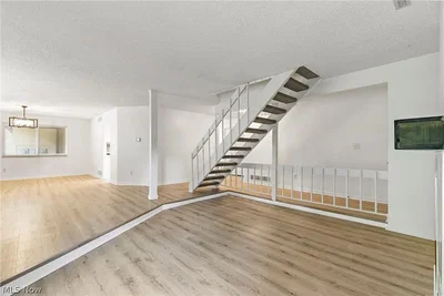 Salon; parquet, lumière naturelle