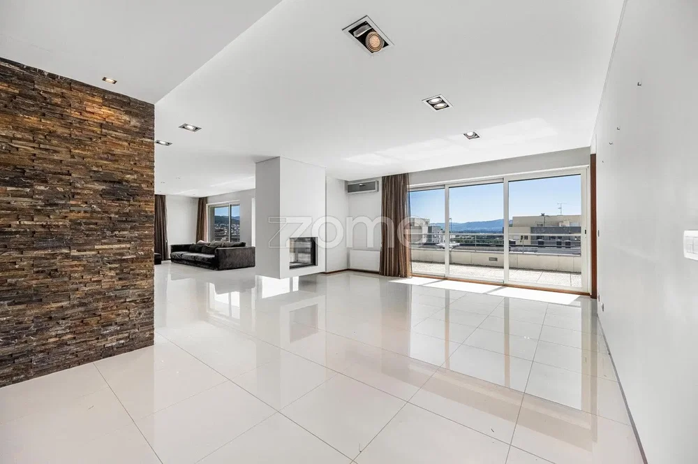 Wohnzimmer; blick, fliesenboden, tageslicht, kamin, moderner stil