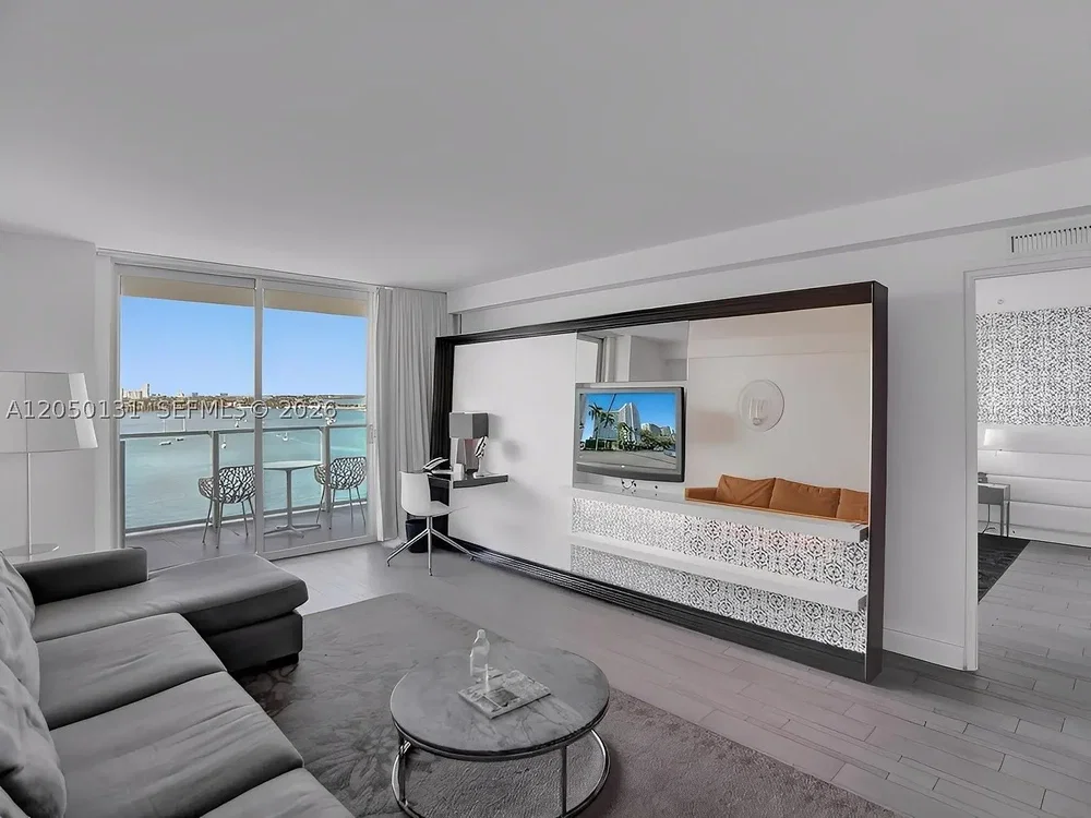 Salon; vue, lumière naturelle, style moderne