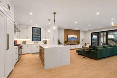 Salon; électroménager, parquet, lumière naturelle, style moderne