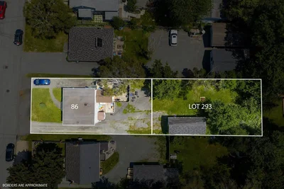 House and surroundings