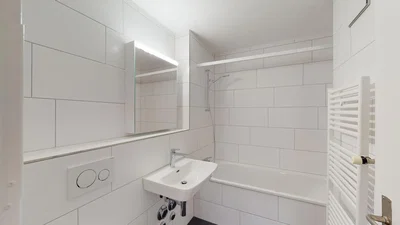 Badezimmer; fliesenboden, renoviert, tageslicht