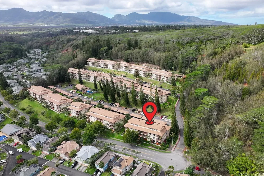 Casa y alrededores; vista