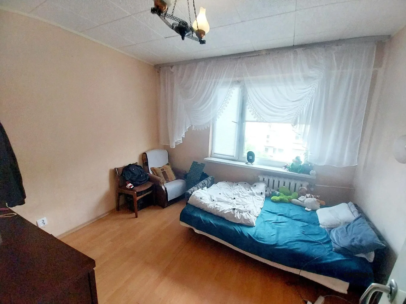 Chambre; lumière naturelle, parquet
