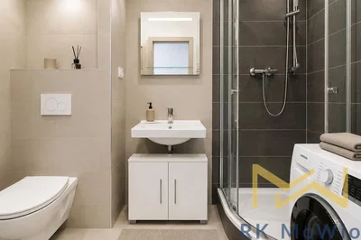 Toilette; pavimento in piastrelle, ristrutturato, luce naturale