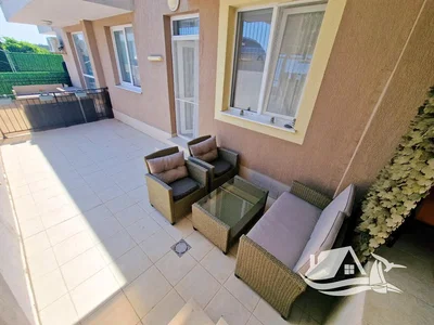 Balkon; pločice, prirodna svjetlost