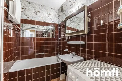 Badezimmer; fliesenboden