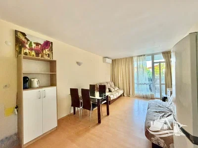 Living room; natural light, tile floor