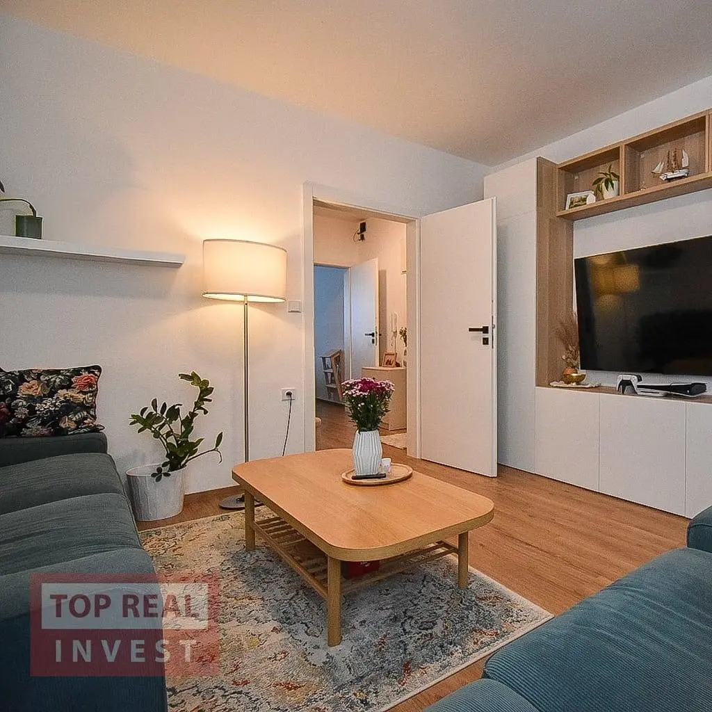 Wohnzimmer; holzboden, tageslicht, moderner stil