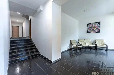Altro; pavimento in piastrelle, luce naturale, stile moderno