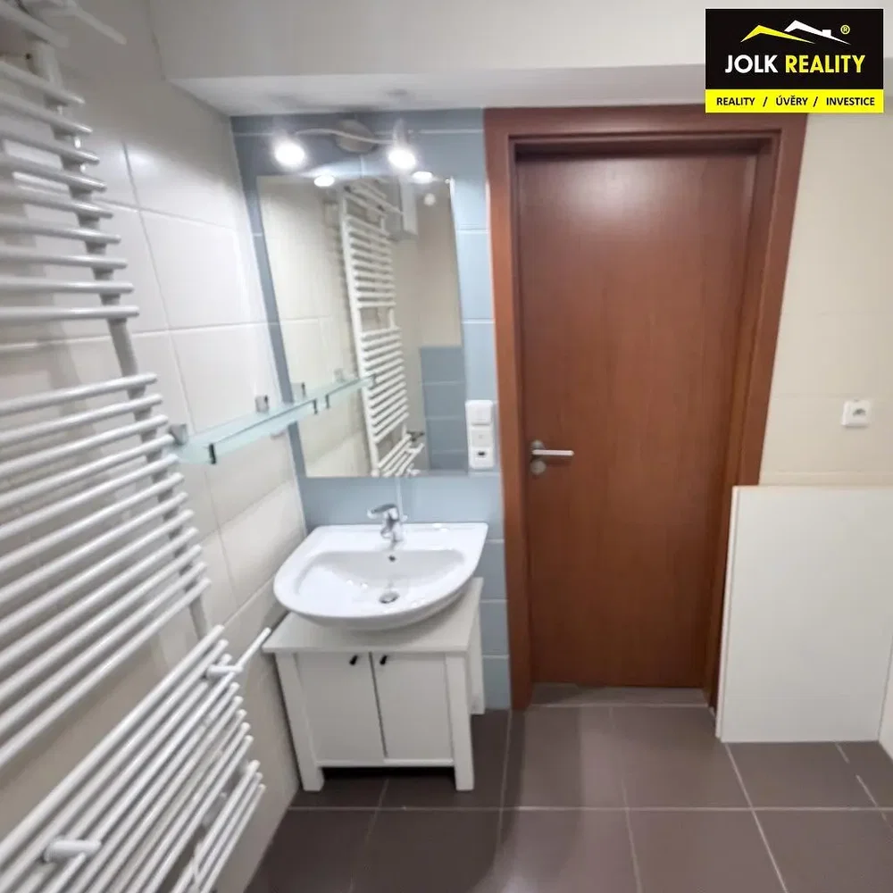 Bathroom; tile floor, renovated, natural light