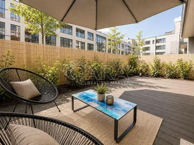 Terrazza; luce naturale, stile moderno