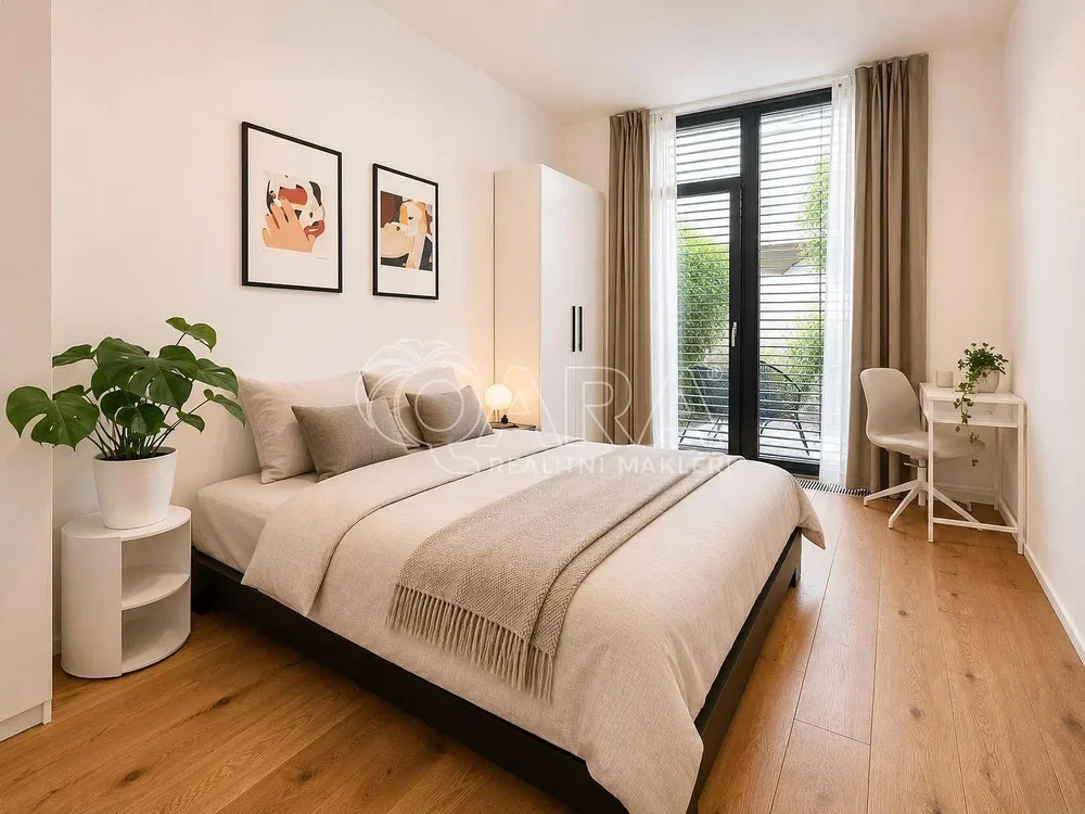 Camera da letto; pavimento in legno, luce naturale