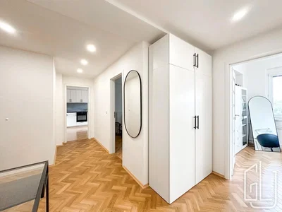 Altro; pavimento in legno, luce naturale, ristrutturato