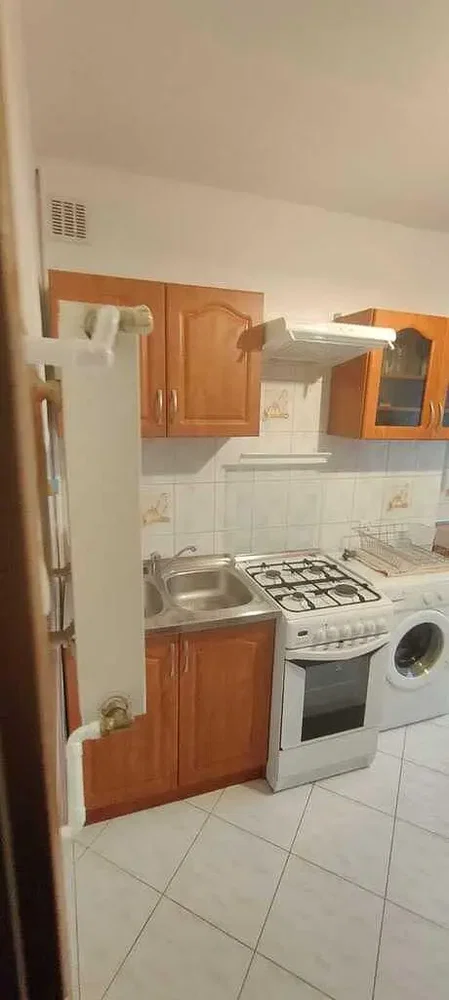 Mutfak; mutfak aletleri, fayans zemin