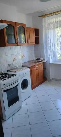Mutfak; fayans zemin, mutfak aletleri
