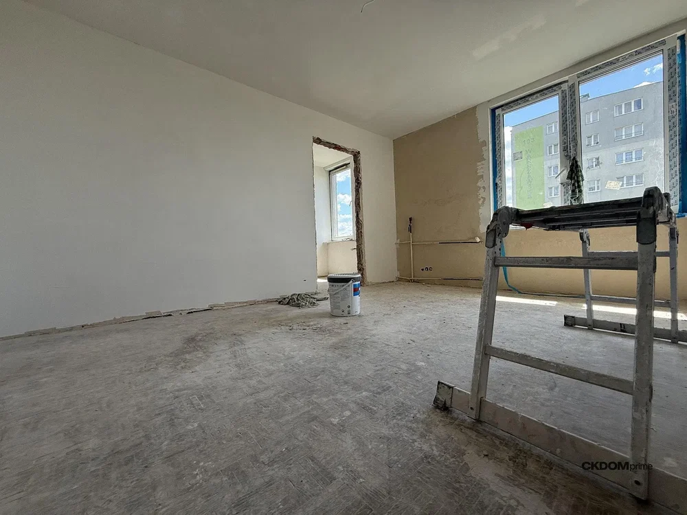 Other; needs renovation, natural light