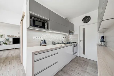 Küche; küchengeräte, holzboden, tageslicht, moderner stil, renoviert
