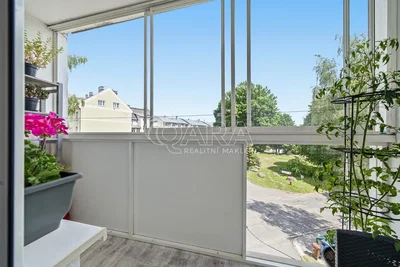Balkon; blick, tageslicht, holzboden