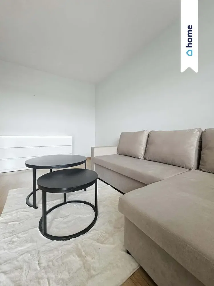 Wohnzimmer; tageslicht, holzboden, moderner stil