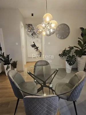 Living room; modern style, wood floor, natural light