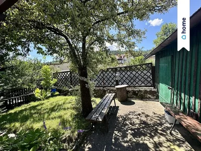 Maison et environs; lumière naturelle, vue