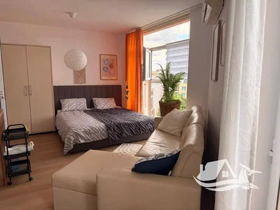 Chambre; lumière naturelle, parquet