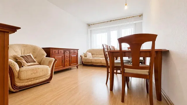Wohnzimmer; tageslicht, holzboden