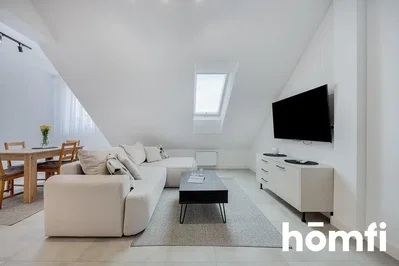 Obývací pokoj; přirozené světlo, moderní styl, dlažba