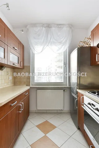 Banyo; fayans zemin, tadilatlı, doğal ışık