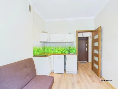 Ostale; kućanski aparati, prirodna svjetlost, drveni pod