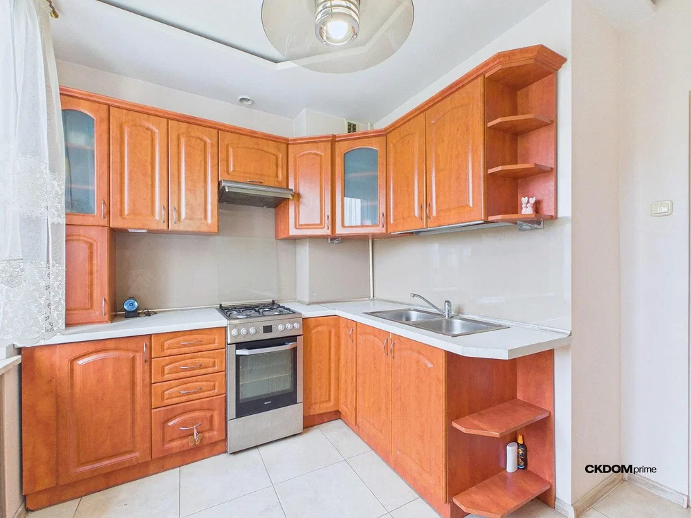 Kitchen; tile floor, kitchen appliances