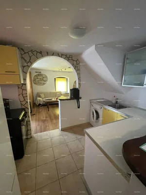 Кухиња; плочице, природно светло