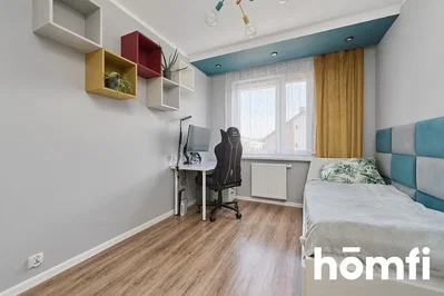 Спаваћа соба; дрвени под, природно светло