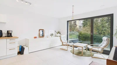 Oturma odası; manzara, doğal ışık, modern stil