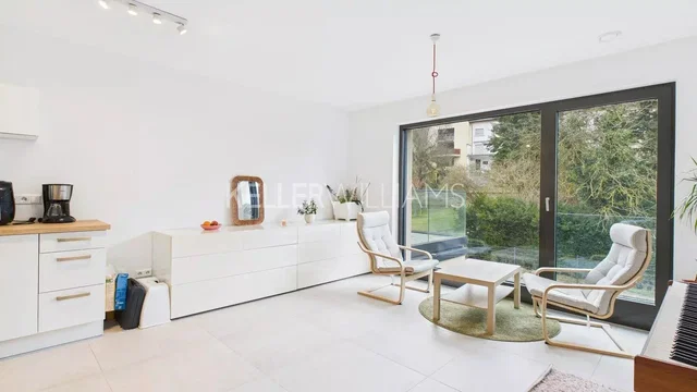 Wohnzimmer; blick, tageslicht, moderner stil