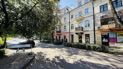 House and surroundings