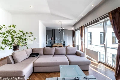 Wohnzimmer; tageslicht, holzboden, moderner stil