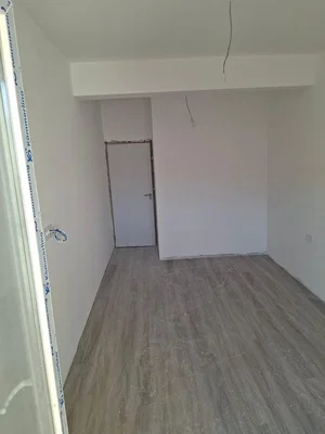 Ostatní; nutná rekonstrukce, přirozené světlo, dlažba