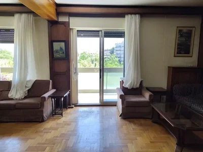 Salon; parquet, lumière naturelle, style rustique