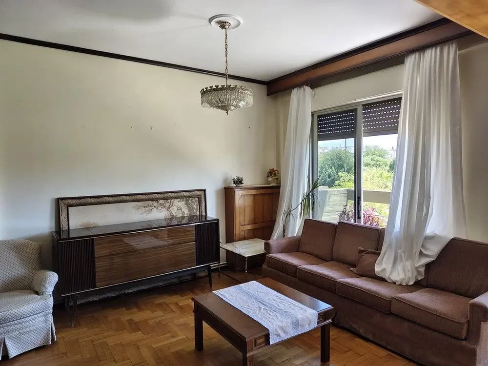 Salon; parquet, lumière naturelle, style rustique
