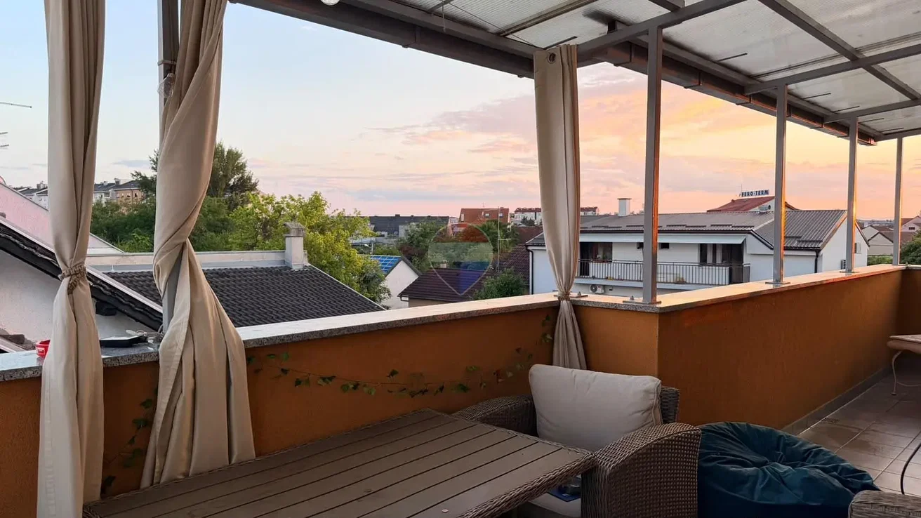 Balcon; vue, lumière naturelle