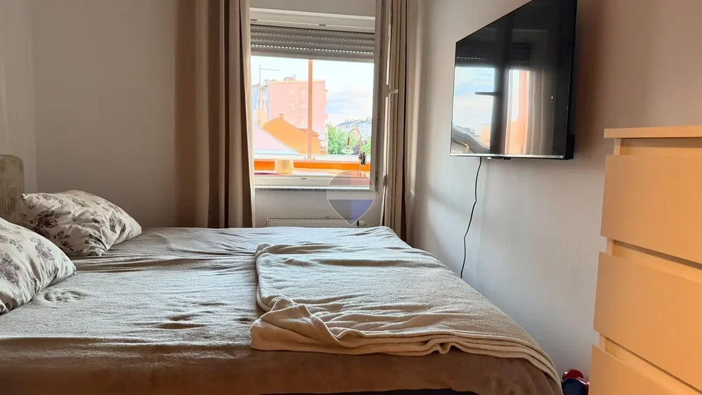 Chambre; lumière naturelle, vue