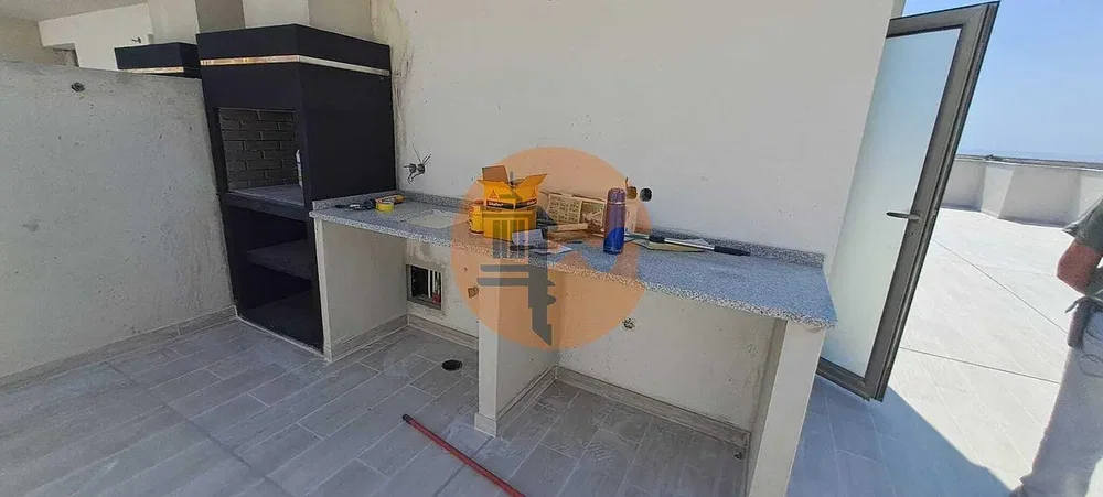 Cuisine; carrelage, lumière naturelle
