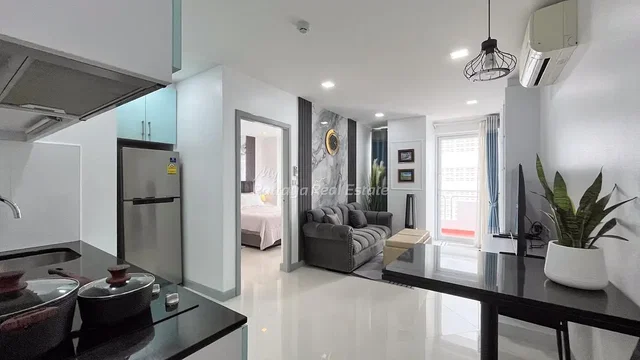 Sala de estar; eletrodomésticos, luz natural, estilo moderno