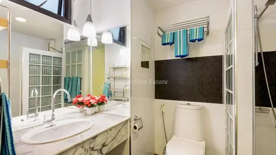 Casa de banho; luz natural, renovado