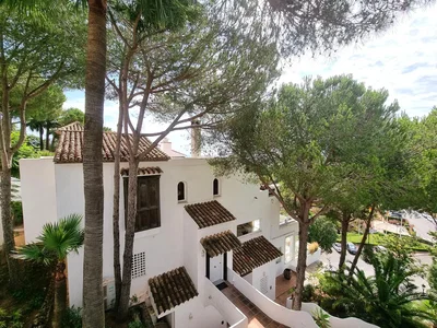Casa e arredores; luz natural, vista