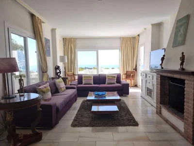 Sala de estar; vista, lareira, luz natural, estilo moderno