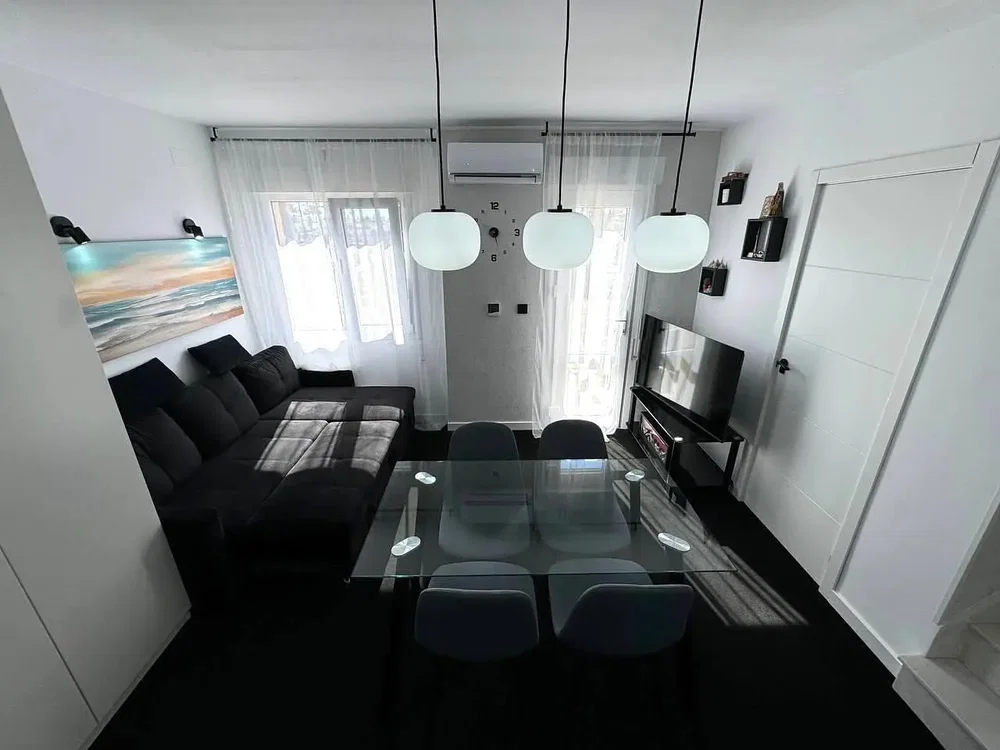 Sala de estar; luz natural, estilo moderno